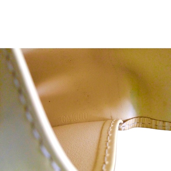 Louis Vuitton Yellow Epi Key Case - Picture 4 of 11